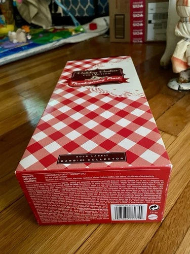 2010 Barbie Holiday Hostess Thanksgiving Feast Gold Label LE 3100 T2160 NRFB